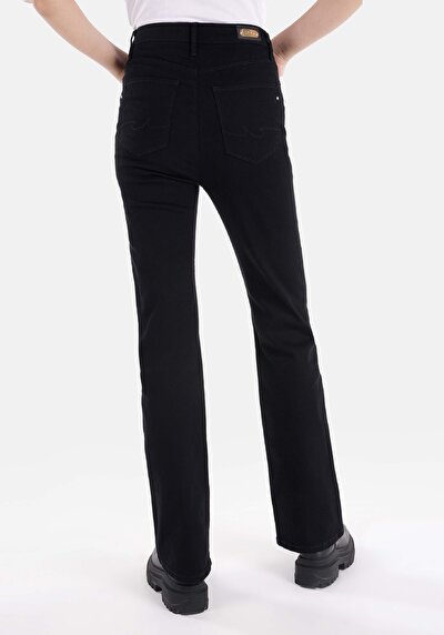 Image de 791 Monica Pantalon Noir Bootcut Medium Rise En Regular Fit Femme