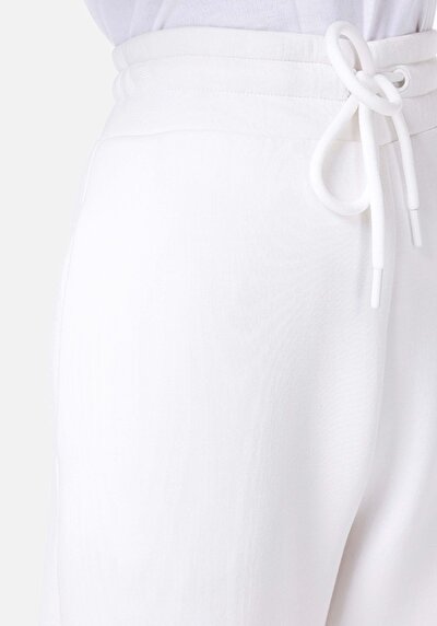 Afficher les détails de Pantalon De Survêtement Blanc Slim Fit Femme