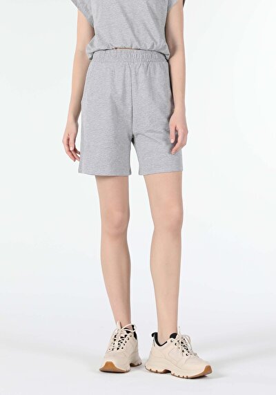 Image de Short Gris Regular Fit Femme