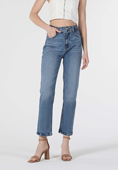 Image de 900 Laris Pantalon Bleu Clair Straight Leg  En  Regular Fit Femme
