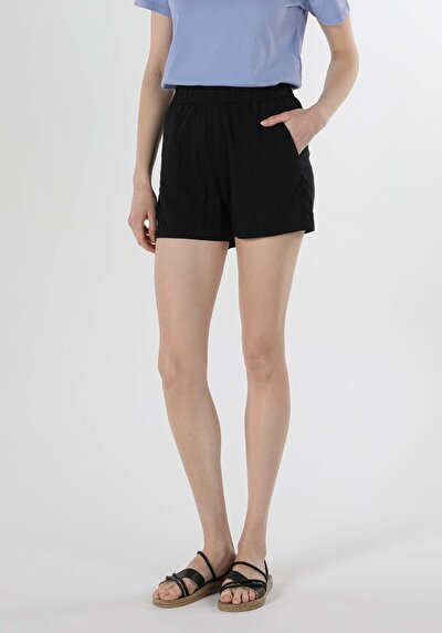 Image de Short Noir Regular Fit Femme