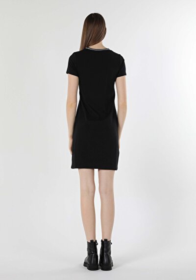 Image de Robe Noir Regular Fit    Femme