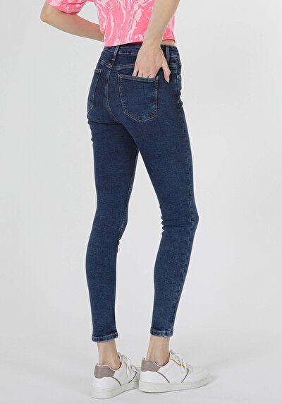 Image de 759 Lara Pantalon Denim Skinny Leg En Super Slim Fit Femme