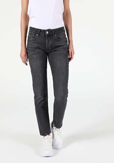 Afficher les détails de 892 Alina Pantalon Bleu Tapered Leg  En  Slim Boyfriend Fit Femme