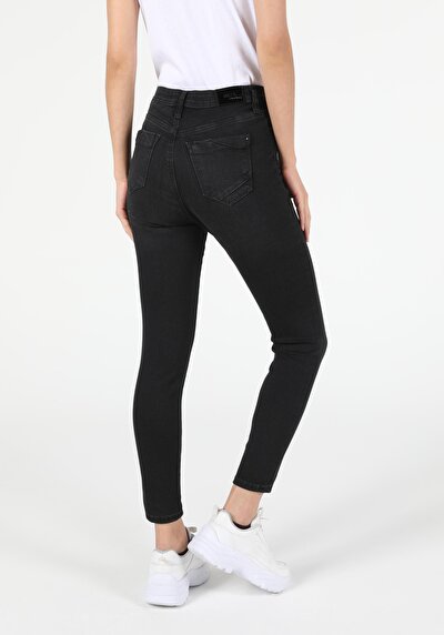 Image de 760 Diana Pantalon Noir Skinny Leg En Super Slim Fit Femme