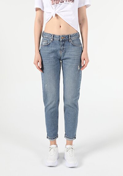 Afficher les détails de 893 Julia Pantalon Denim Tapered Leg  En  Boyfriend Fit Femme