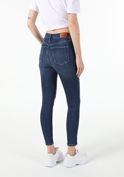 Image de 760 Diana Pantalon Denim Skinny Leg En Super Slim Fit Femme