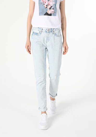 Afficher les détails de 893 Julia Pantalon Denim Tapered Leg  En  Boyfriend Fit Femme
