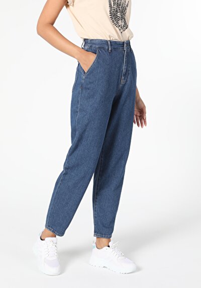 Image de 886 Dennis Pantalon Denim Tapered Leg En Slouchy Fit Femme
