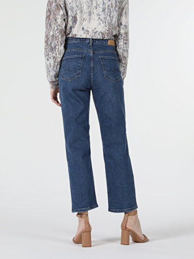 Image de 889 Katy Pantalon Denim Tapered Leg En High Boy Fit Femme
