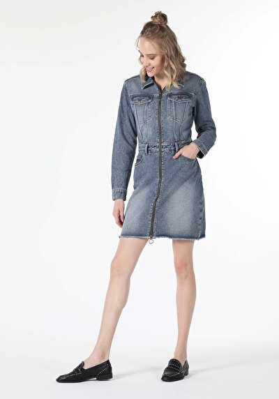 Afficher les détails de Robe Denim Slim Fit    Femme