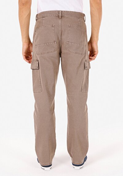 Afficher les détails de Pantalon Beige Straight Leg Medium Rise En Sergé Comfort Fit Homme