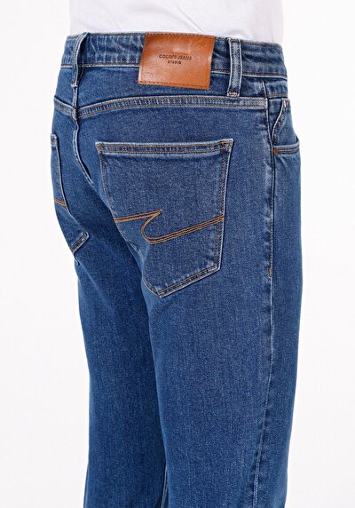 Afficher les détails de 044 Karl Pantalon  Straight Leg Low Rise En Jean Straight Fit Homme