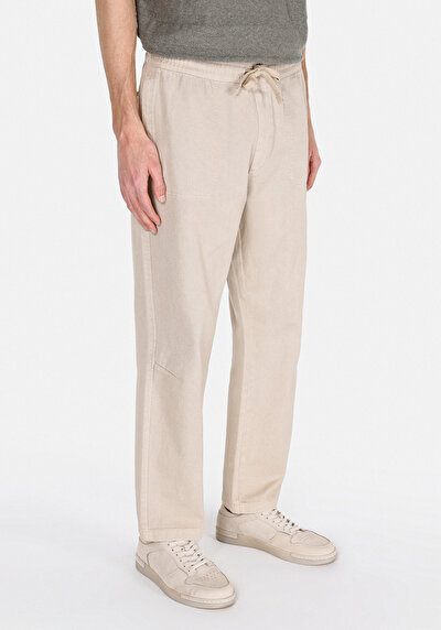 Image de Pantalon Beige Loose Leg Medium Rise En Gabardine Relaxed Fit Homme