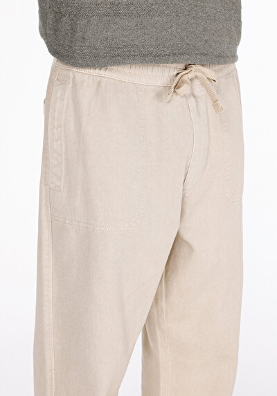 Image de Pantalon Beige Loose Leg Medium Rise En Gabardine Relaxed Fit Homme