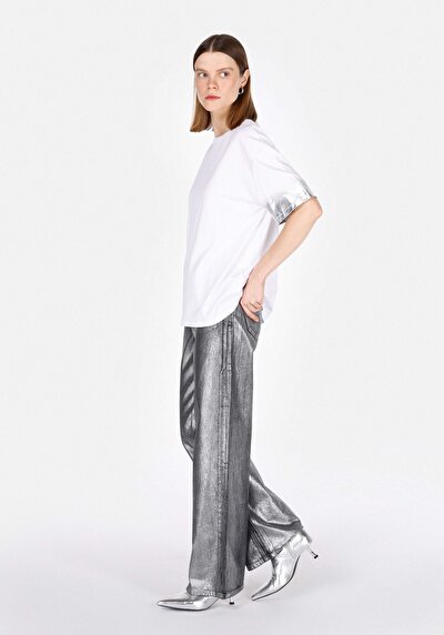 Image de T-shirt À Manches Courtes Blanc Comfort Fit Imprimé Femme