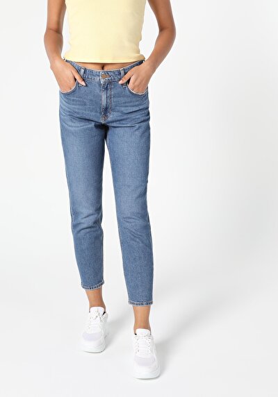 Image de 891 Maya Pantalon Denim Tapered Leg En Slim Fit Femme