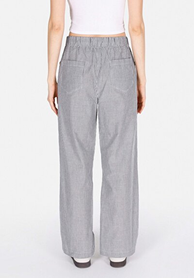 Afficher les détails de Pantalon Anthracite Wide Leg High Rise En Ratière Straight Fit Femme