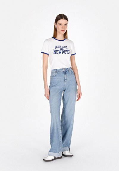 Image de T-shirt À Manches Courtes Blanc Slim Fit Imprimé Femme