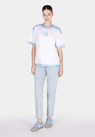 Image de T-shirt À Manches Courtes Blanc Comfort Fit Imprimé Femme