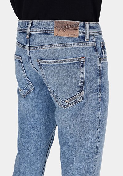 Afficher les détails de 044 Karl Pantalon  Straight Leg Low Rise En Jean Straight Fit Homme
