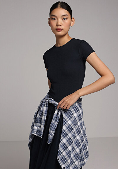Image de T-shirt À Manches Courtes Noir Slim Fit Droit Femme