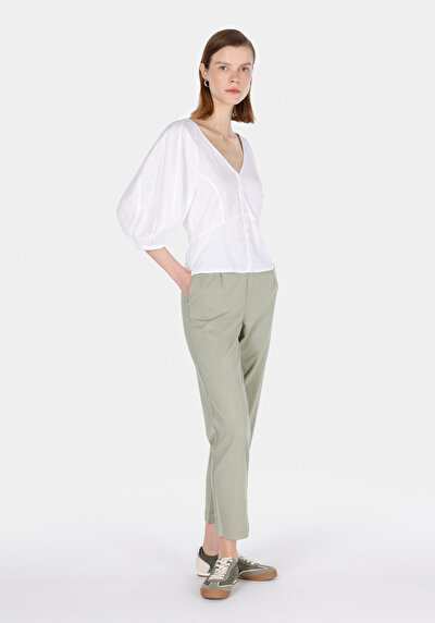 Afficher les détails de Pantalon Vert Straight Leg High Rise En Sergé Regular Fit Femme