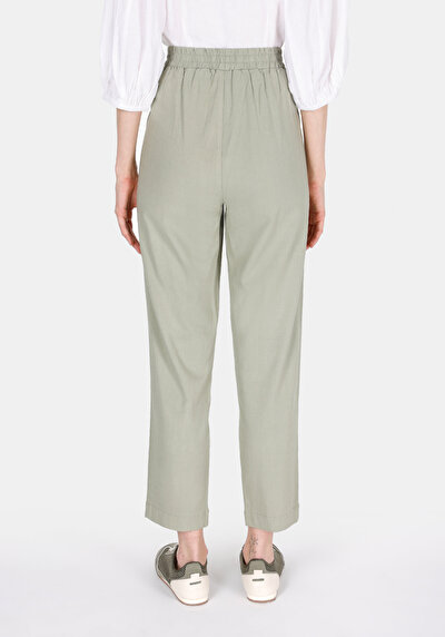 Afficher les détails de Pantalon Vert Straight Leg High Rise En Sergé Regular Fit Femme
