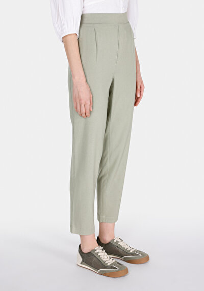 Afficher les détails de Pantalon Vert Straight Leg High Rise En Sergé Regular Fit Femme