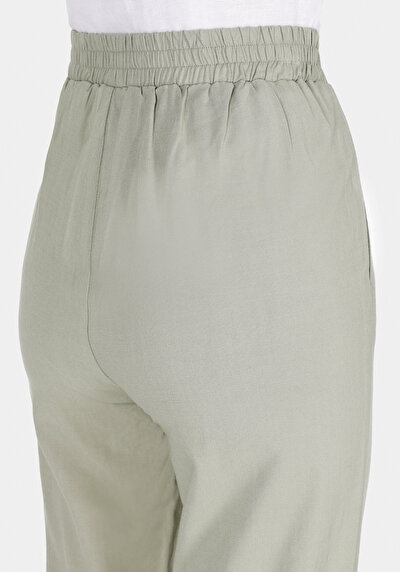 Afficher les détails de Pantalon Vert Straight Leg High Rise En Sergé Regular Fit Femme