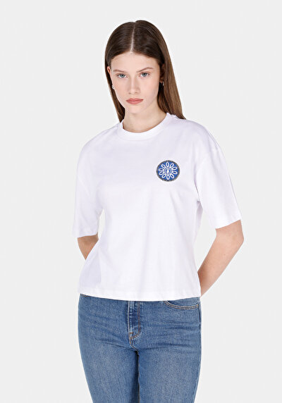 Image de T-shirt À Manches Courtes Blanc Regular Fit Brodé Femme