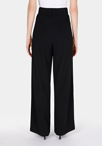 Image de Pantalon De Survêtement Noir Regular Fit Femme