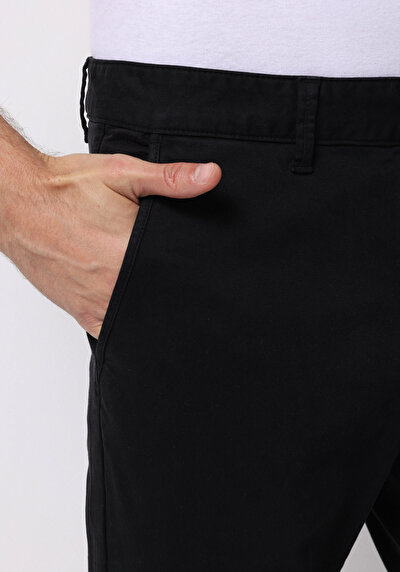 Image de Pantalon Noir Straight Leg Medium Rise En Gabardine Slim Fit Homme