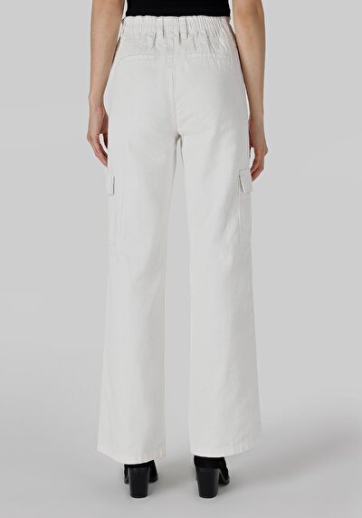 Afficher les détails de Pantalon Blanc Wide Leg  En  Regular Fit Femme