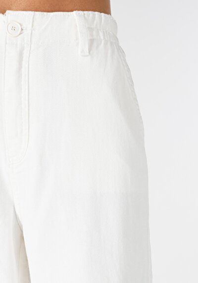 Afficher les détails de Pantalon Blanc Wide Leg  En  Regular Fit Femme