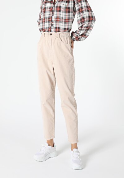 Image de Pantalon Ecru Straight Leg  En  Baggy Fit Femme