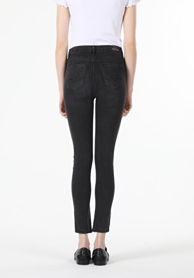 Image de 759 Lara Pantalon Denim Skinny Leg En Super Slim Fit Femme