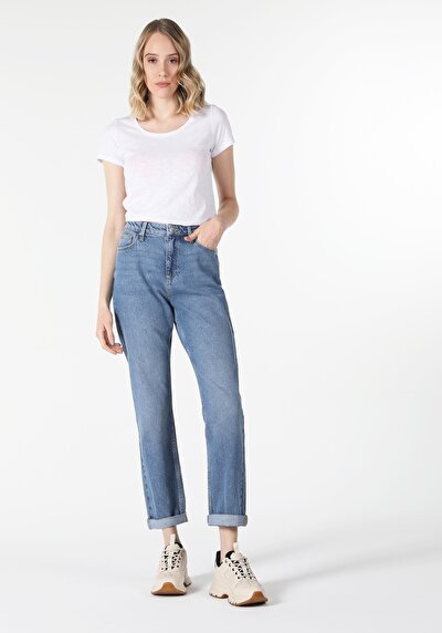 Afficher les détails de 893 Julia Pantalon Denim Tapered Leg  En  Boyfriend Fit Femme