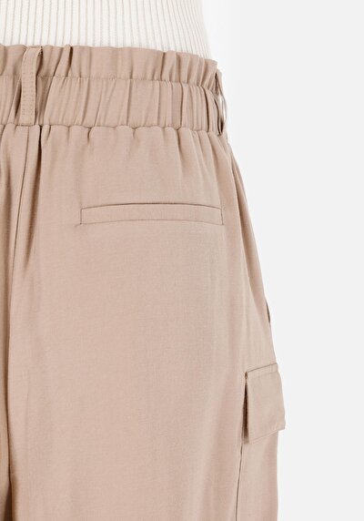 Afficher les détails de Short Beige Regular Fit Femme