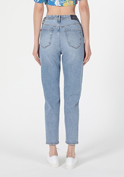 Image de 896 Maria Pantalon Bleu Clair Tapered Leg En Mom Fit Femme