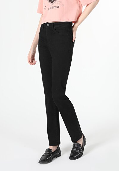Afficher les détails de 703 Carla Pantalon Denim Straight Leg  En  Slim Fit Femme