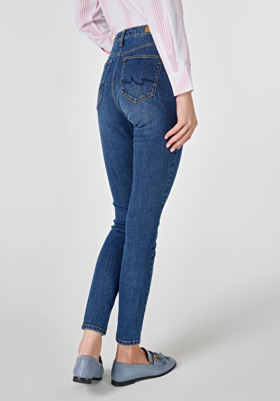 Image de 759 Lara Pantalon Denim Skinny Leg En Super Slim Fit Femme