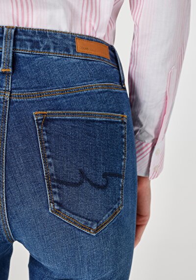 Afficher les détails de 759 Lara Pantalon Denim Skinny  Leg  En  Super Slim Fit Femme