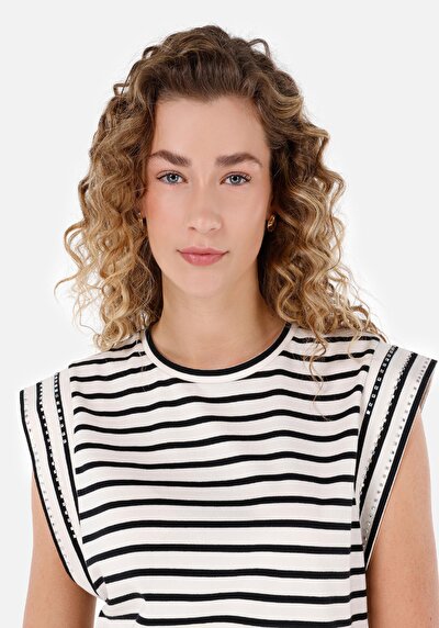 Image de T-shirt À Manches Courtes Noir Regular Fit Rayé Femme