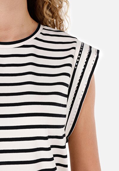 Image de T-shirt À Manches Courtes Noir Regular Fit Rayé Femme