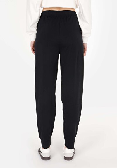 Afficher les détails de Pantalon De Survêtement Noir Regular Fit Femme