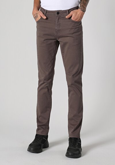 Image de Pantalon Anthracite Straight Leg Low Rise En Chino Straight Fit Homme