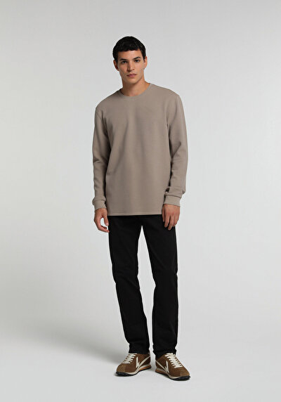 Image de Pantalon Noir Straight Leg Low Rise En Chino Straight Fit Homme