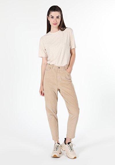 Image de Pantalon Beige En Femme