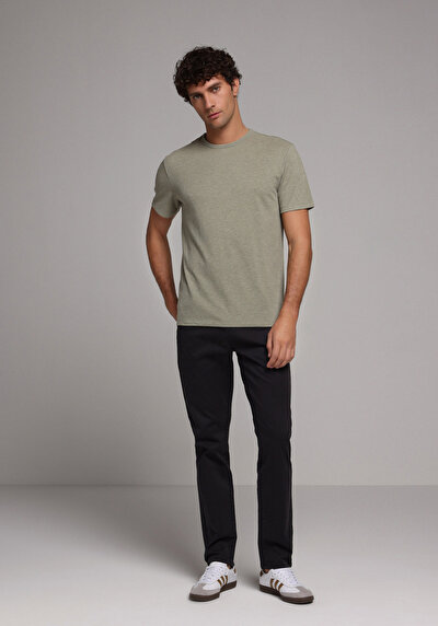 Image de Pantalon Gris Straight Leg Low Rise En Chino Straight Fit Homme